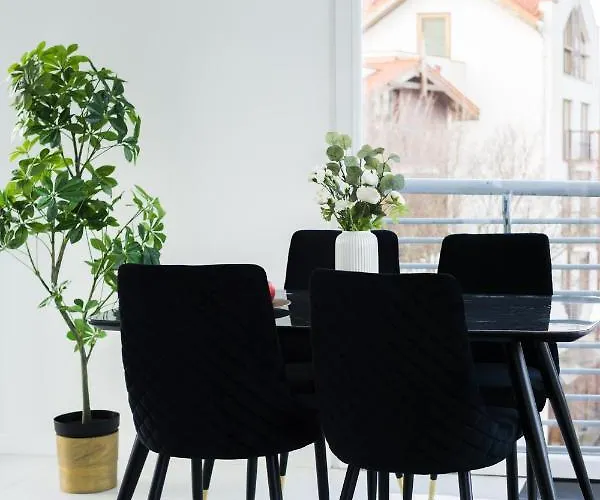 Apartment Roomsy - Happy Apes